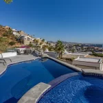 The One and Only Hollywood House in Pedregal